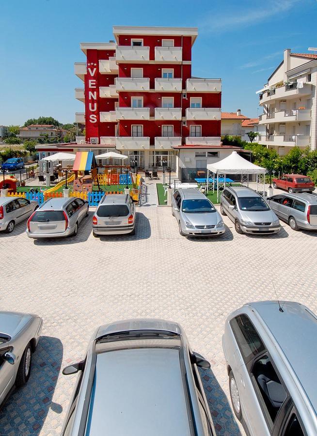 Hotel Venus Riccione Exterior foto